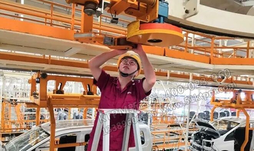 對底盤吊具進行TPM保養 對底盤吊具進行TPM保養