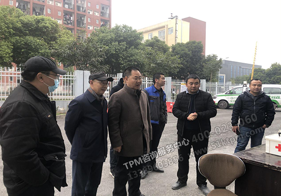 領(lǐng)導(dǎo)深入現(xiàn)場 領(lǐng)導(dǎo)深入現(xiàn)場